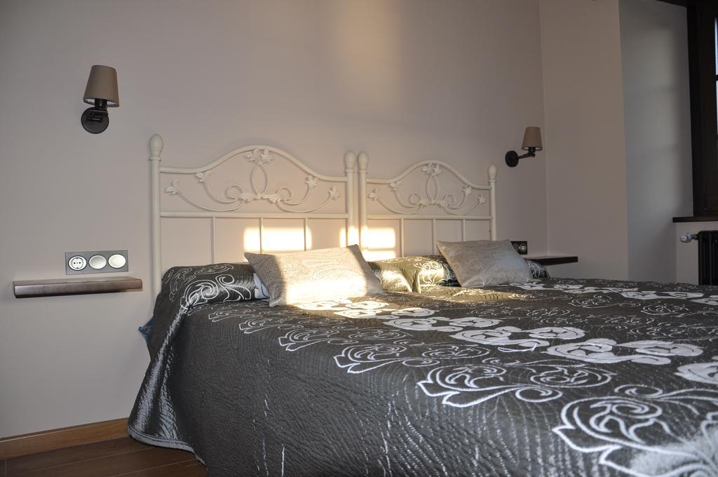 Casa Pacho Apartamentos Rurales Luarca Quarto foto